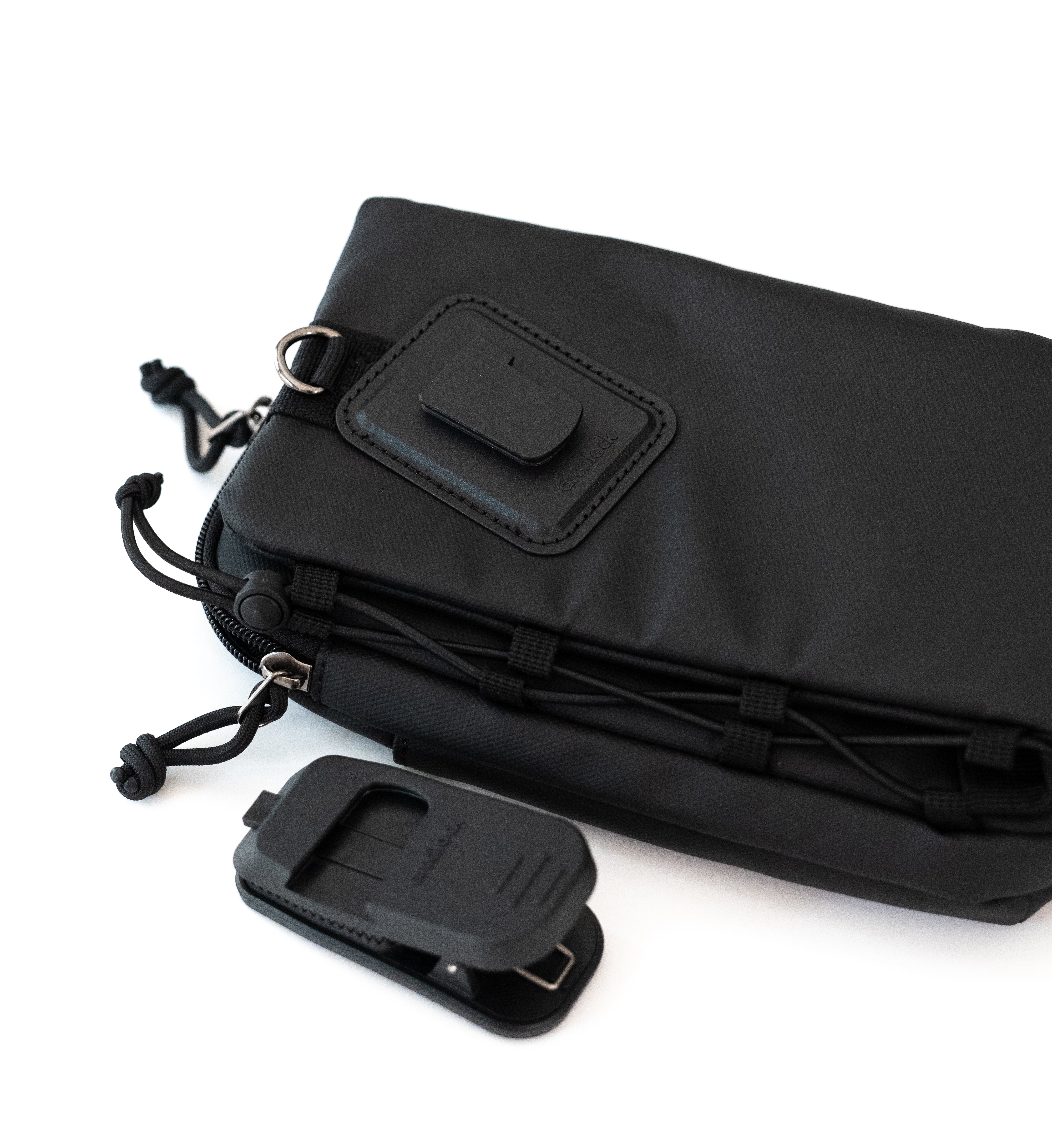 clip pouch type C （ペットボトル収納可）